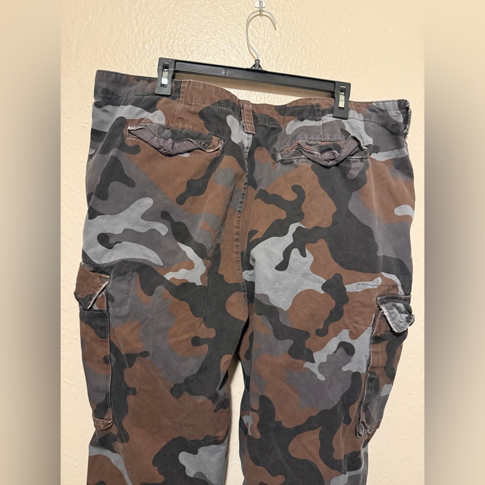 Y2K Camo pants 👖 - Picture 7 of 7